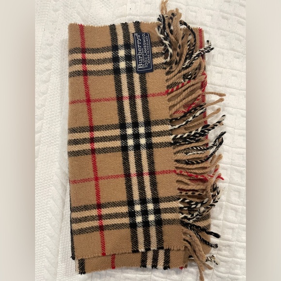 50”x11” Burberry lambswool scarf